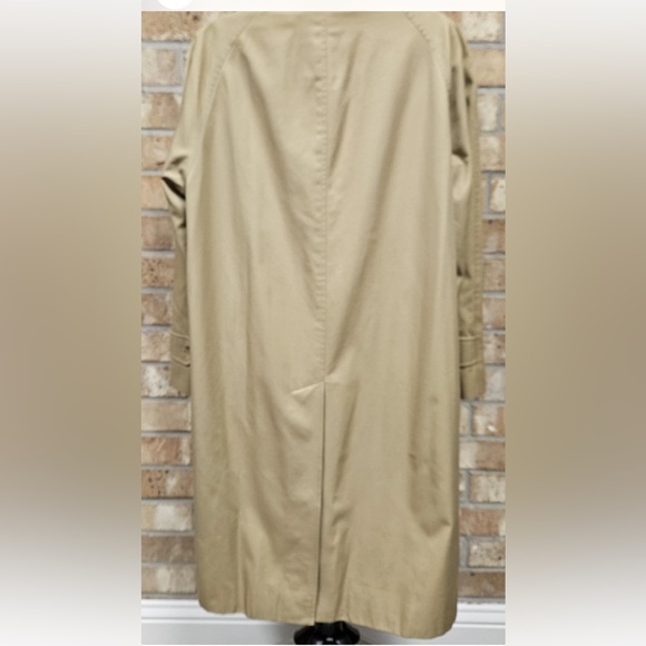 Burberry Tan Trench Coat Unisex Women Medium/ Men size small - Picture 3 of 12